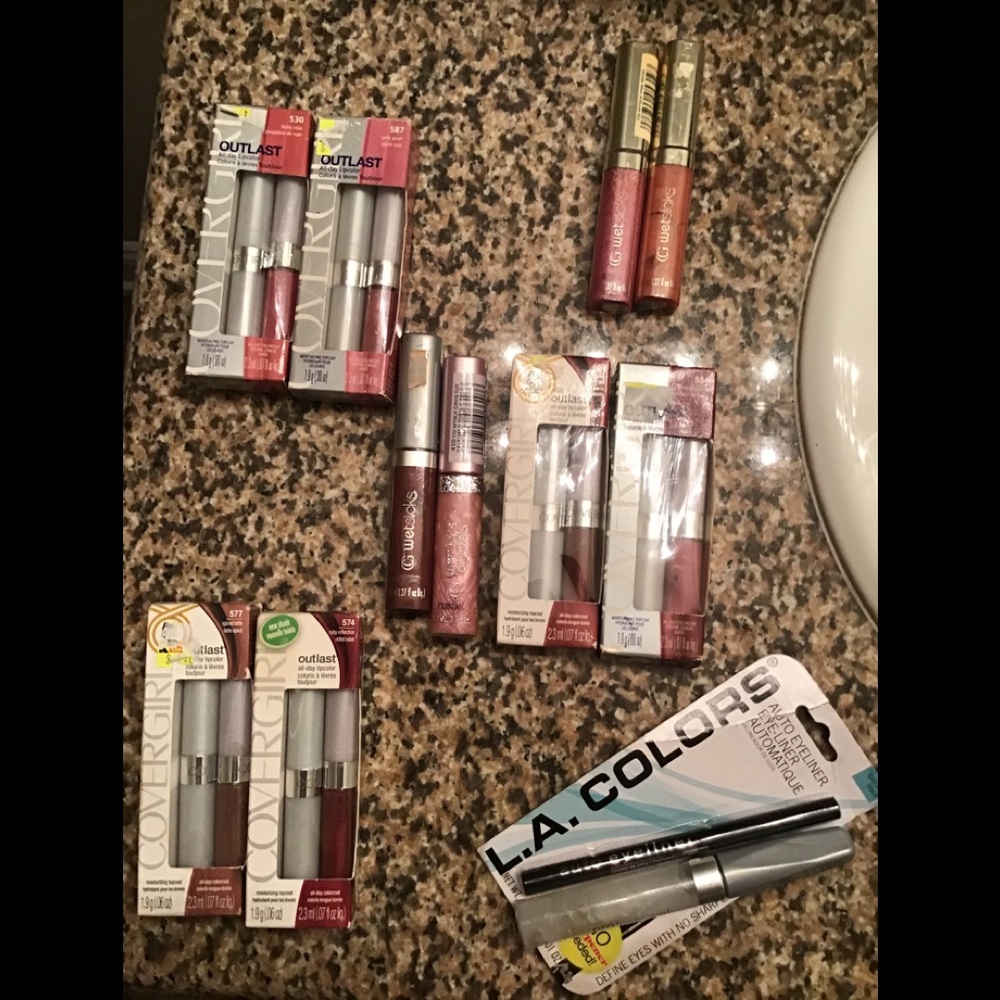 Cover girl Lip gloss, eyeliner